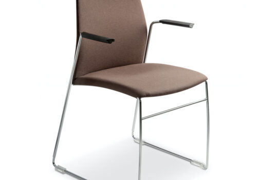 Aris 660 chair with armrest