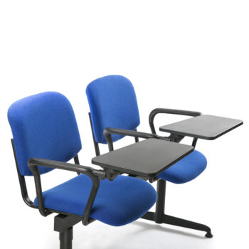 Koinè 430 beam seating with armrest and writing tablet